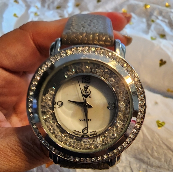 Premier Designs Silver Watch, needs battery - Picture 4 of 8